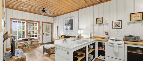 Oven, stovetop, coffee/tea maker, toaster