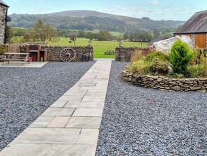 Property grounds - 4 bedroom accommodation in Corwen (Corwen)