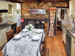 Unclassified image, 4 of 18, button