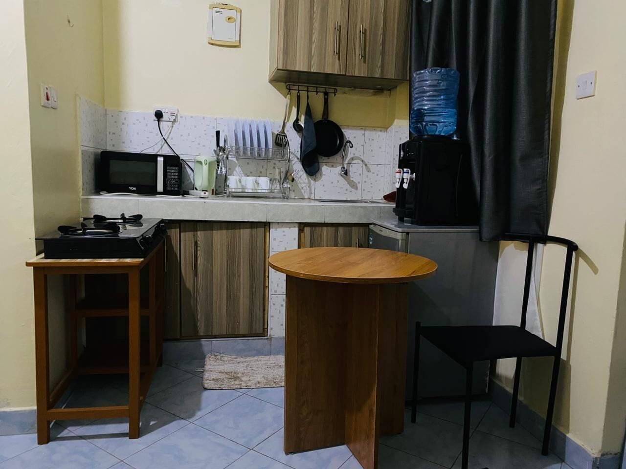 대용량 냉장고, 전자레인지, 식기 세척기, 조리 도구/접시/주방 기구