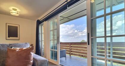 City Overlook w/ Pool & Extra Large Balcony