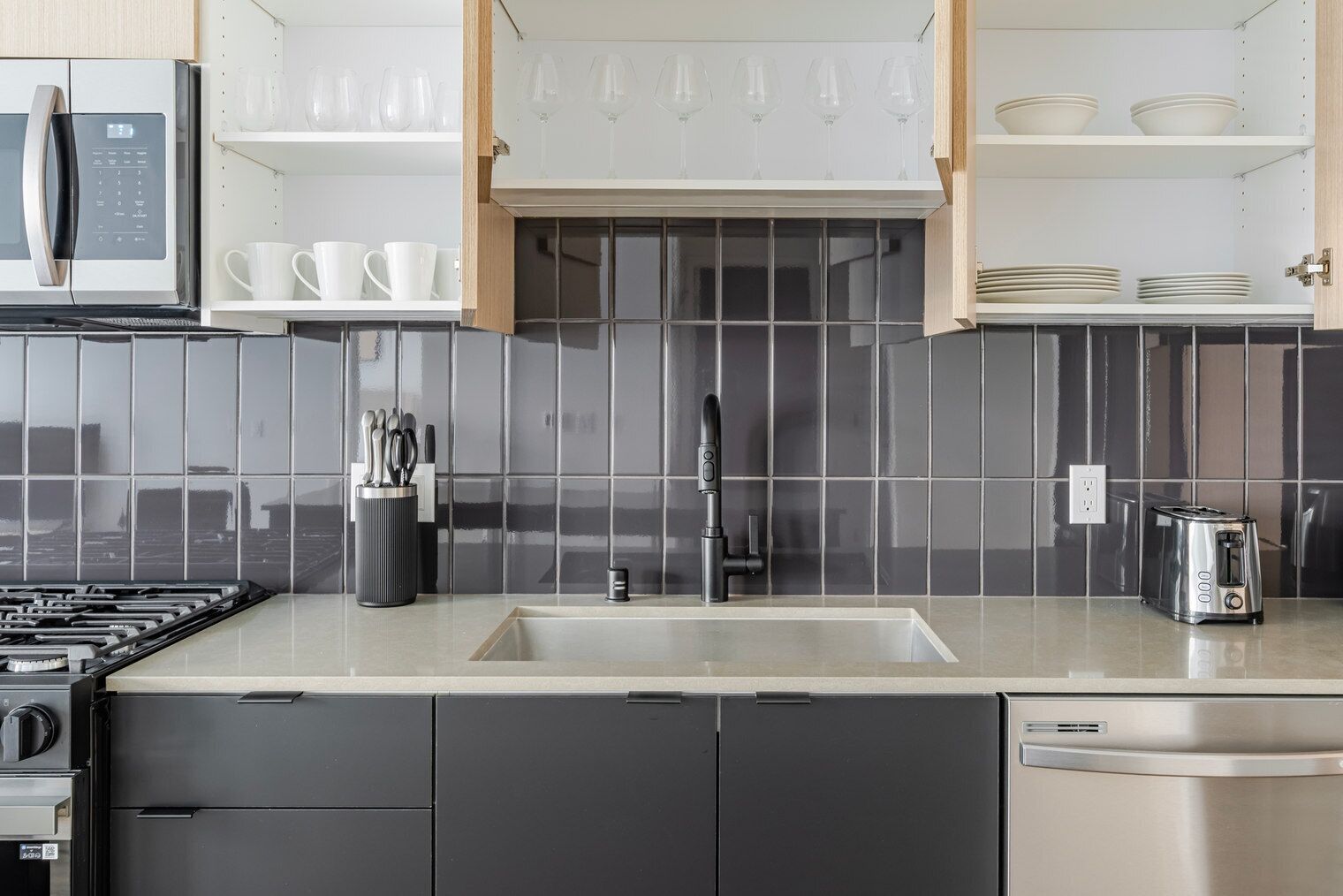 Fridge, microwave, oven, dishwasher