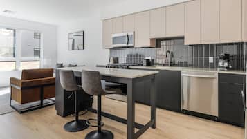 Fridge, microwave, oven, dishwasher