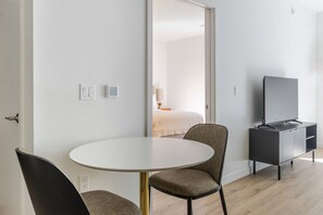 1 bedroom, iron/ironing board, WiFi, bed sheets - Blueground | Santa Clara, pool, nr Central Park (Santa Clara)