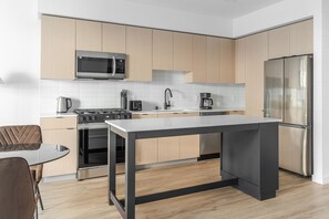 冰箱、微波炉、烤箱、洗碗机