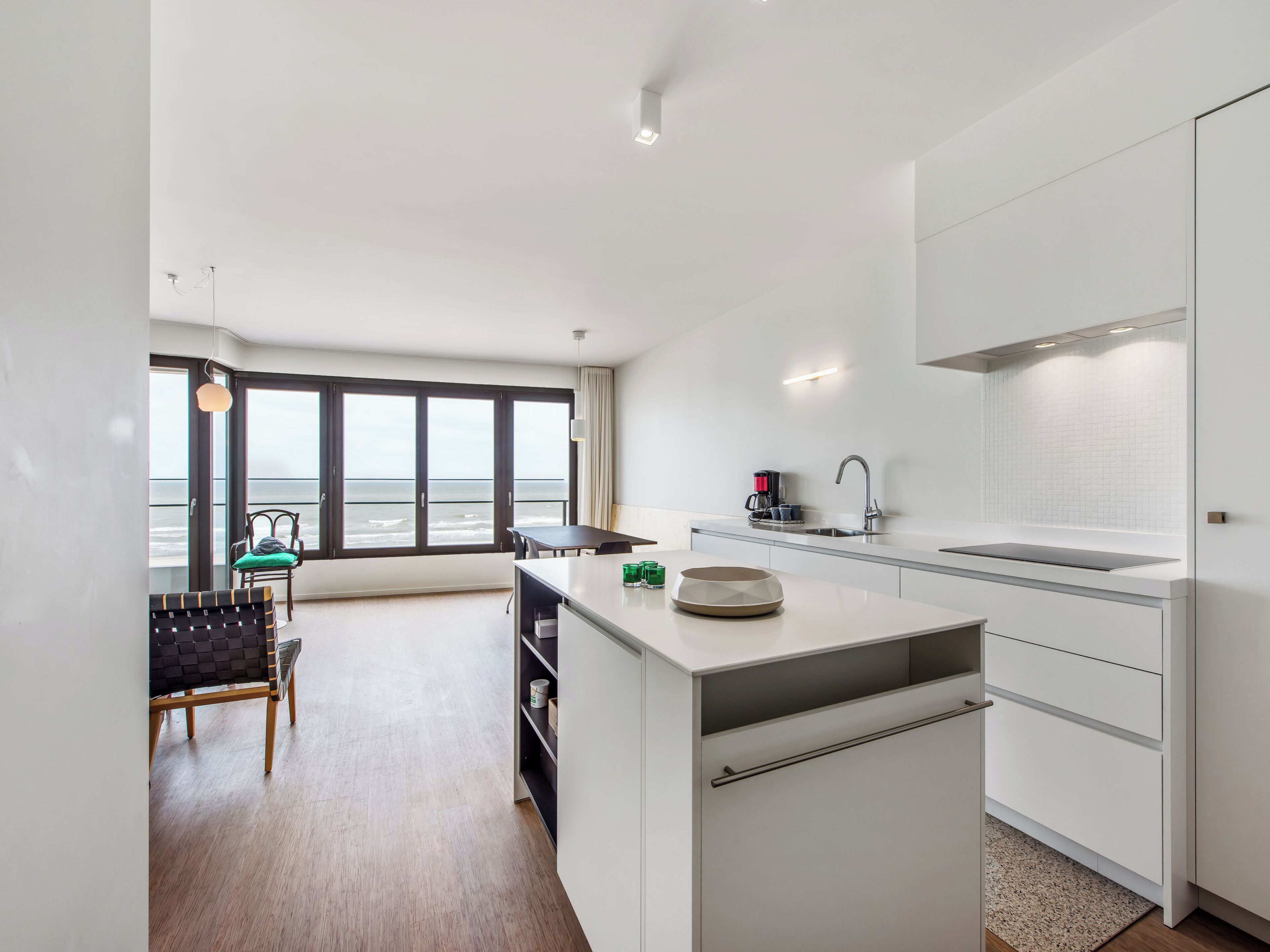 Refrigerador, microondas, parrilla de estufa y lavavajillas 