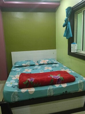 مكتب ومساحة عمل للكمبيوتر المحمول