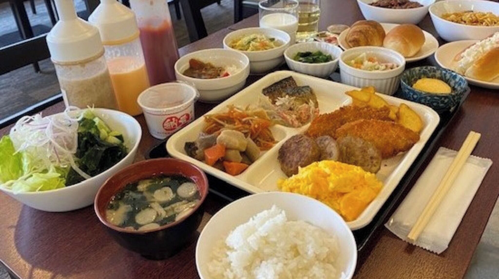 朝食無料