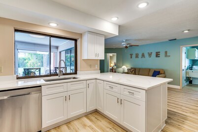 1 Mi to Golf! Family Getaway w/ Pool in Fort Myers