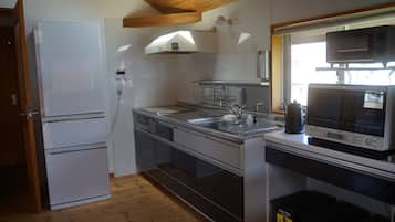 Fridge, microwave, stovetop