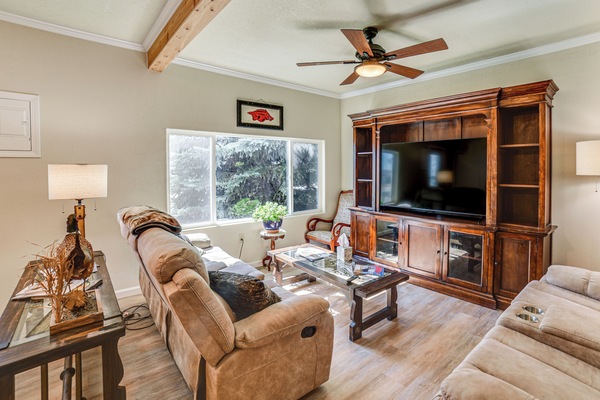 Oacoma Vacation Rental | 5BR | 3BA | 2,115 Sq Ft | 3 Steps to Enter