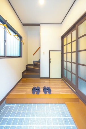 Interior. 6minute walk from Kusatsu Onsen | Maximum 9 peopl / Agatsumagun Gunma