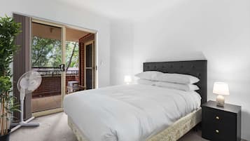 2 bedrooms, desk, iron/ironing board, WiFi