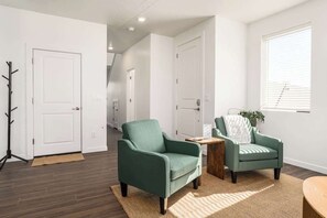 صورة غير مصنفة، 4 من 86، زرّ