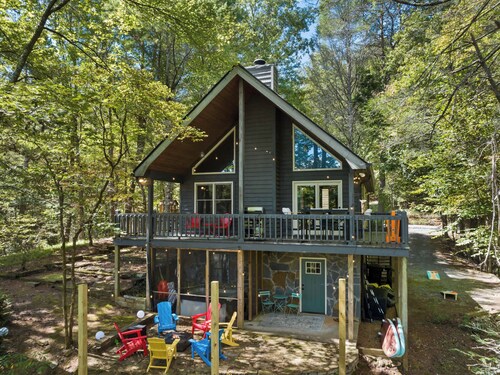 Lake Retreat | Kayaks | Theatre | Hot Tub | Sauna