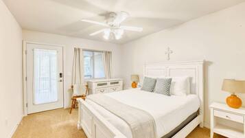 4 habitaciones, escritorio, tabla de planchar con plancha y wifi