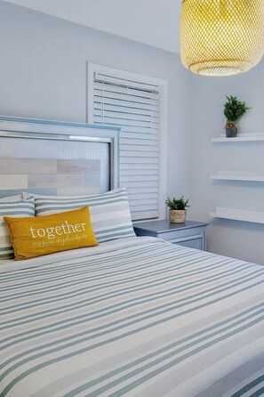 3 bedrooms, iron/ironing board, WiFi, bed sheets