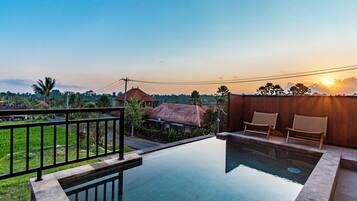 Private pool