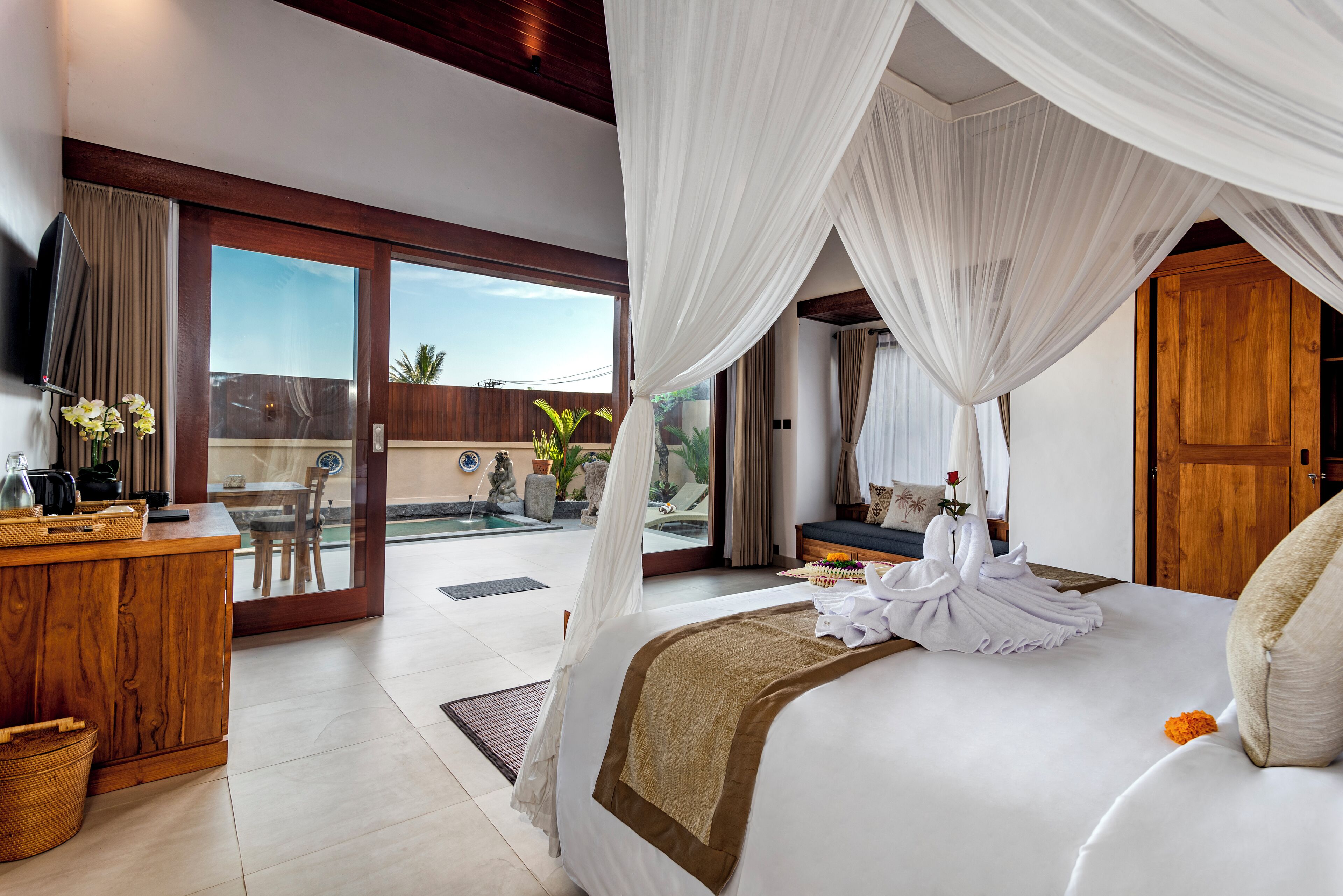 Villa, 1 Bedroom, Private Pool, Garden View | Desk, laptop workspace, free WiFi