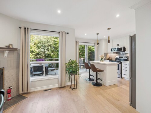 Stylish newly Renovated 3BR Home-Perfect Family Location