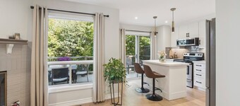 Stylish newly Renovated 3BR Home-Perfect Family Location