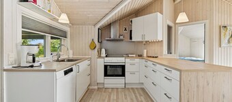 Cozy holiday home near beach and town