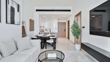 Exclusive Apartment, Balcony, City View | Living room