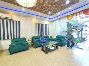 Lobby sitting area - Hotel Ashoka Grand Varanasi  (Varanasi)