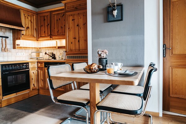 تناول الطعام