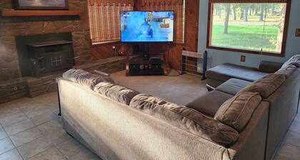 Peaceful cabin near Grand Lake and Disney on big lot