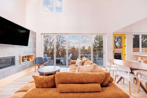 New! Bearadise ~ Stylish Mountain Retreat