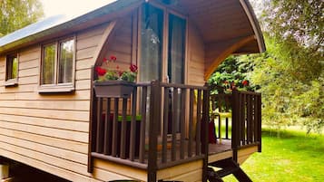 Junior Cottage, Patio, River View | Terrace/patio