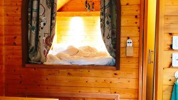 Junior cottage, terras, uitzicht op rivier | Gratis wifi