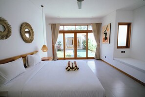 4 bedrooms, iron/ironing board, internet, bed sheets - Maravilla 4BR with private pool (Nusa Penida)