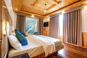 Dining - The Aesthetic Nest Boutique Stay & Cafe (Manali)