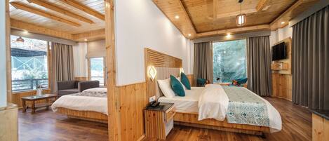 Desk, laptop workspace, free WiFi