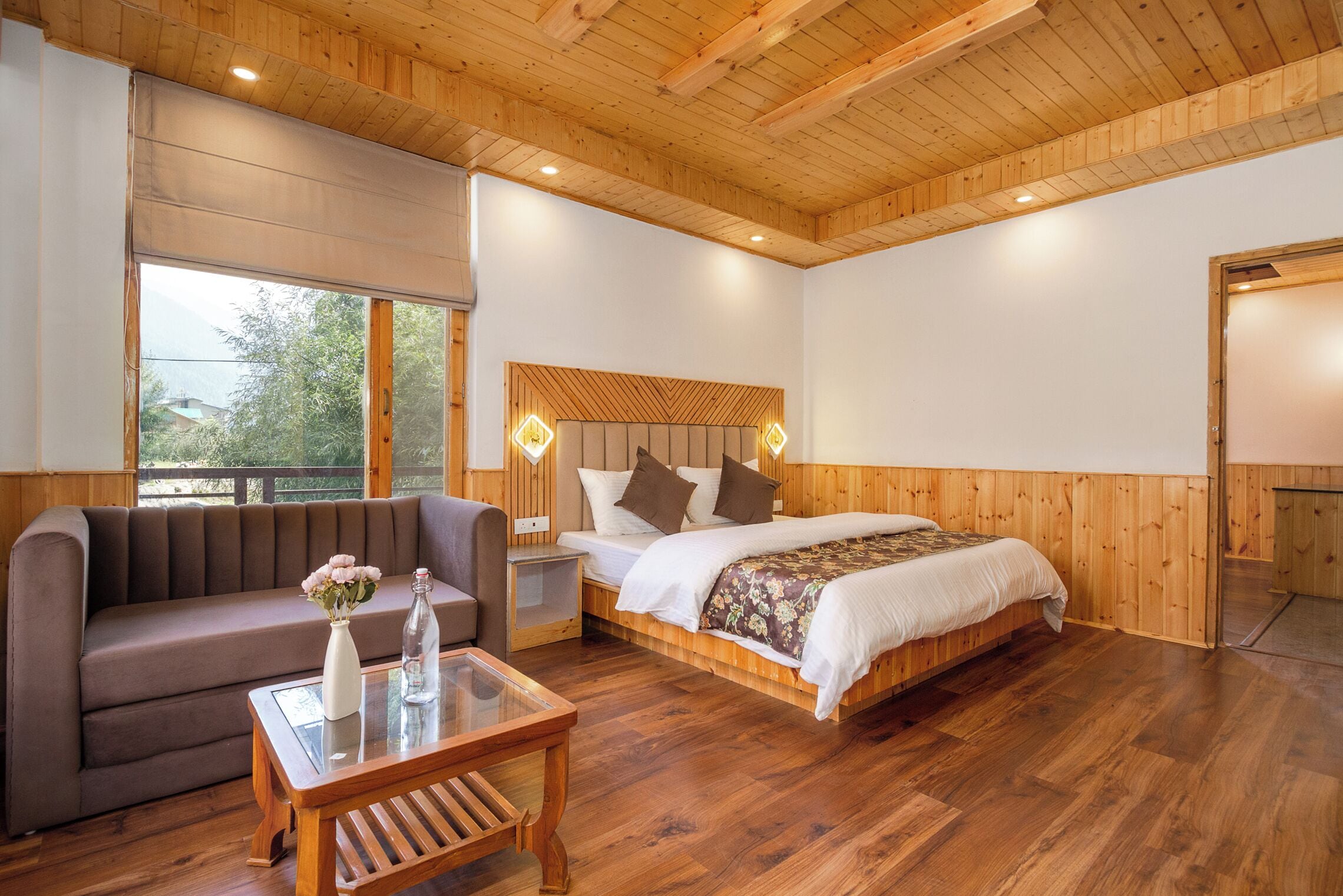 Habitación doble Deluxe, vista a la colina | Escritorio, espacio para trabajar con laptop y wifi gratis 