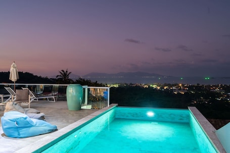 ์ผ์ธ ์์์ฅ, ์์์ฅ ํ๋ผ์, ์ผ๊ด์ ์์