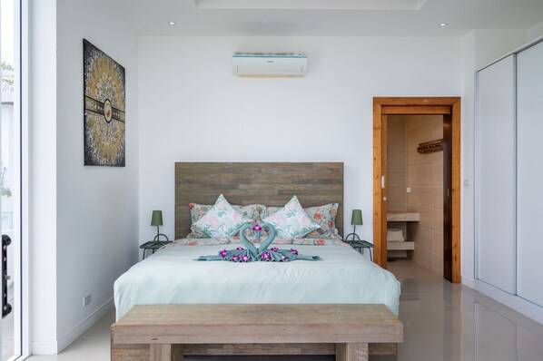 Villa, Sea View | In-room safe, blackout drapes, iron/ironing board, free WiFi