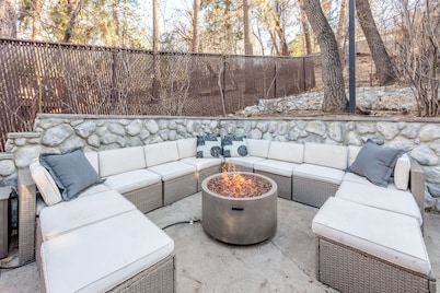 New! Bearadise ~ Chic Mountain Retreat