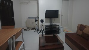 Living area - Mountain City Condo Room for Rent in Quezon City (Quezon City)