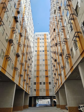Exterior. Mountain City Condo Room for Rent in Quezon City