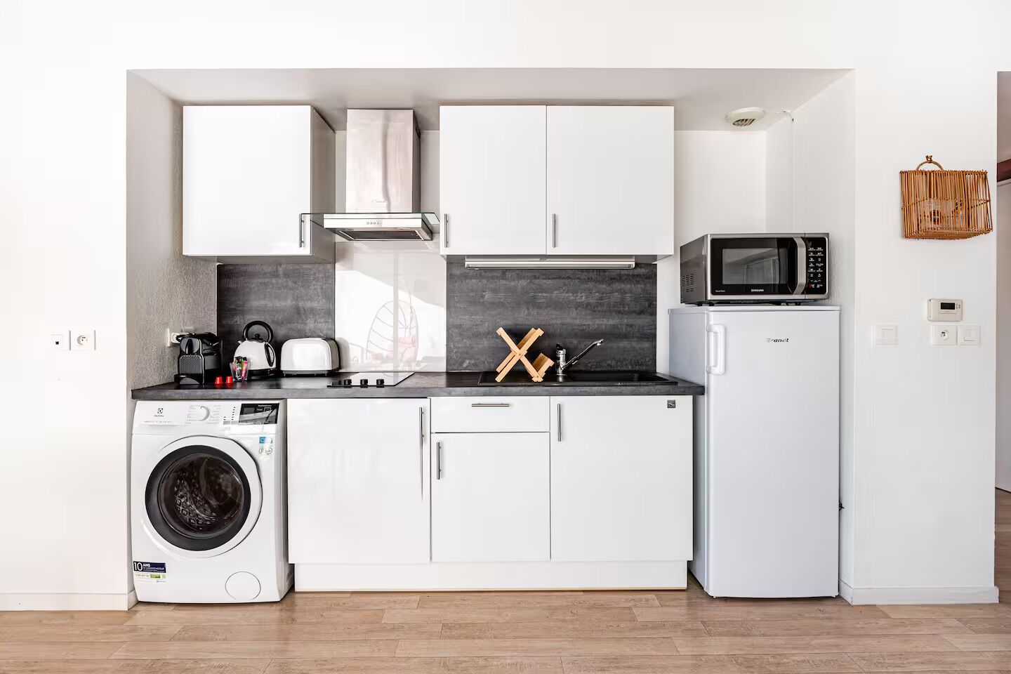 電子レンジ、オー ブン、コンロ