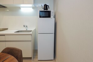 B(4p) | 전용 주방 | 냉장고, 전자레인지, 쿡탑, 조리 도구/접시/주방 기구