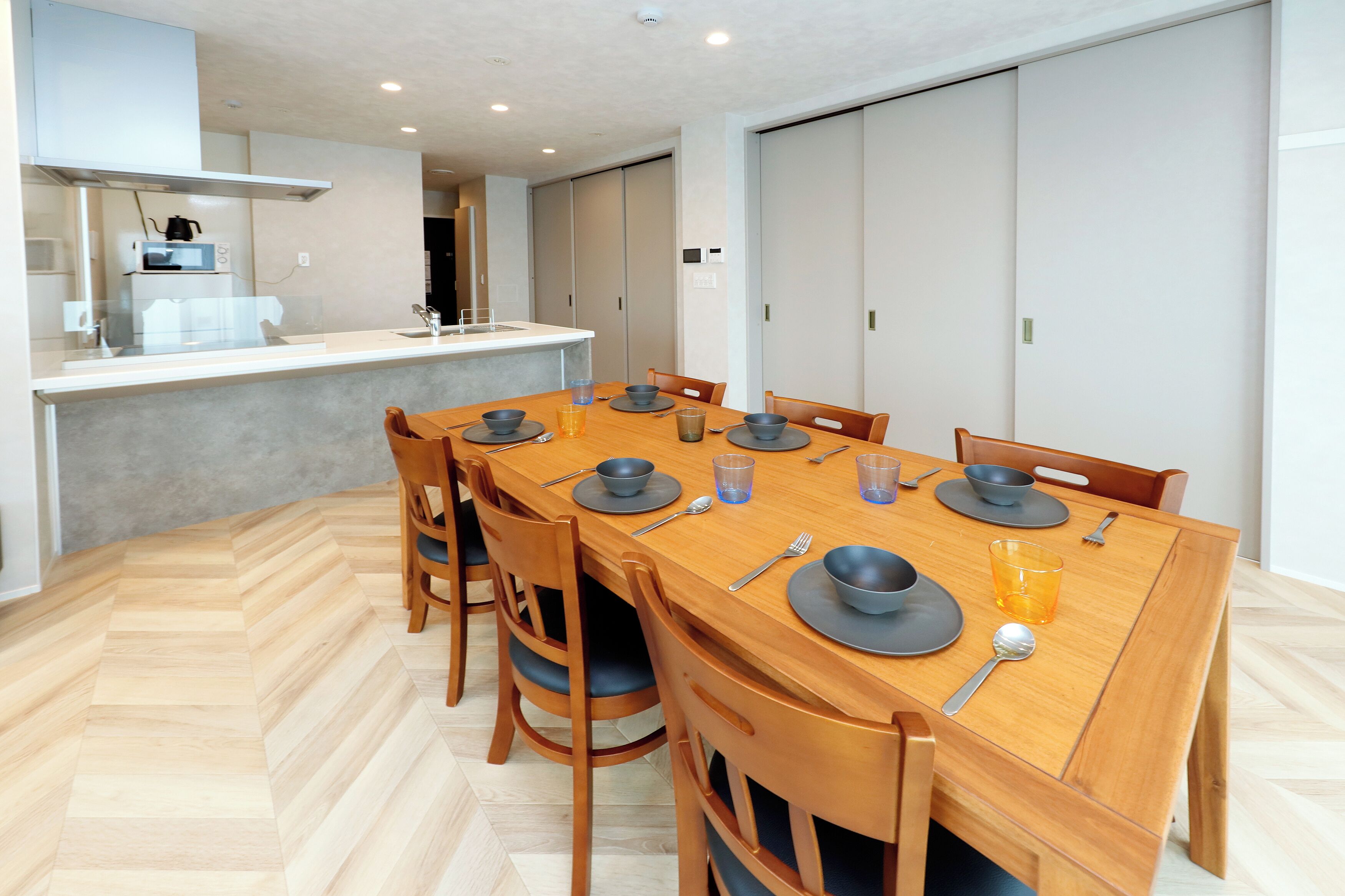 D(8p) | Private kitchen | Fridge, microwave, stovetop, electric kettle