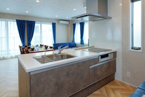 D(8p) | Private kitchen