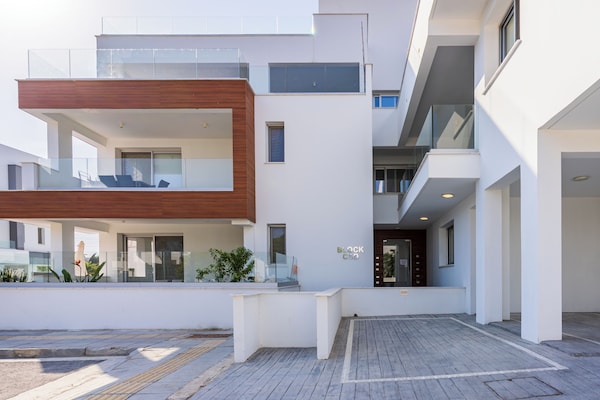 Valleria - 2 Br Apt W Pool In Larnaca - Larnaka