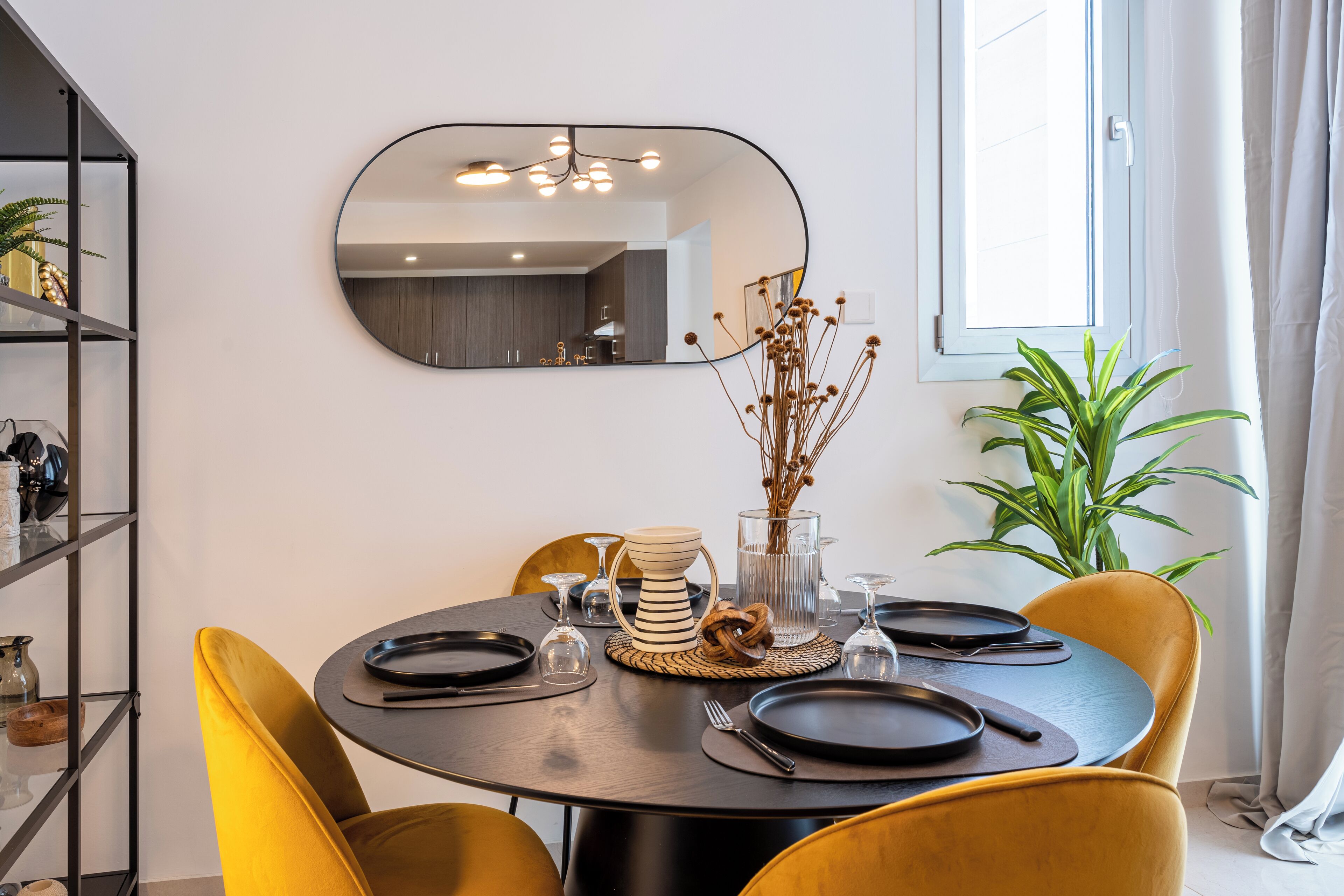 Apartment, 2 Bedrooms, Kitchen, City View | In-room dining