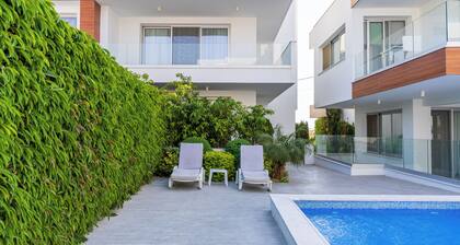Valleria - 2 BR Apt W Pool in Larnaca