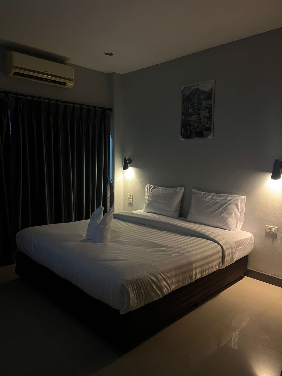 标准双人房, 阳台, 山景 | 办公桌、免费 WiFi、床单